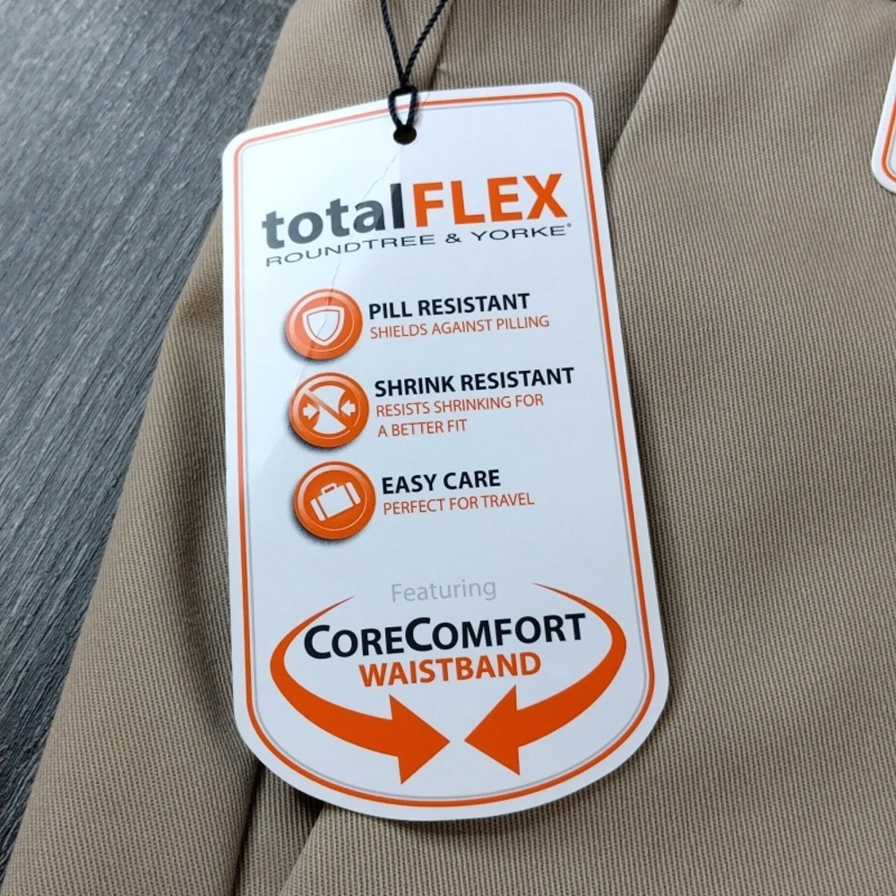 Roundtree&York Khaki Total Flex Shorts. Flat Front 42 Classic Fit Core Comfort.